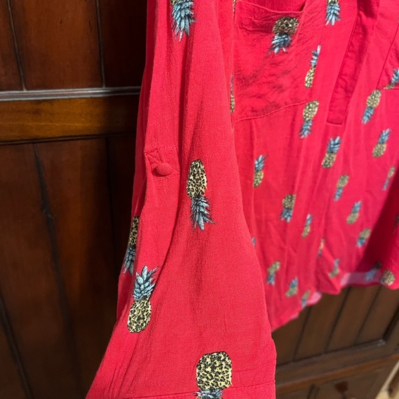Torrid size 0 Harper top. Pineapple print 3/4 sleeve - Picture 6 of 6